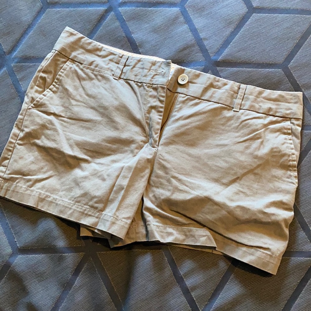 💥3/$25💥 Gray LOFT shorts